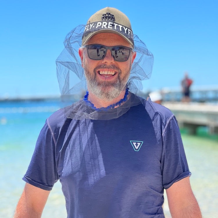 Men's fly net for the beach